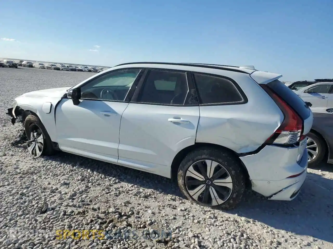 2 fotografías del automóvil dañado YV4H60DL5R1879649 VOLVO XC60 PLUS 2024