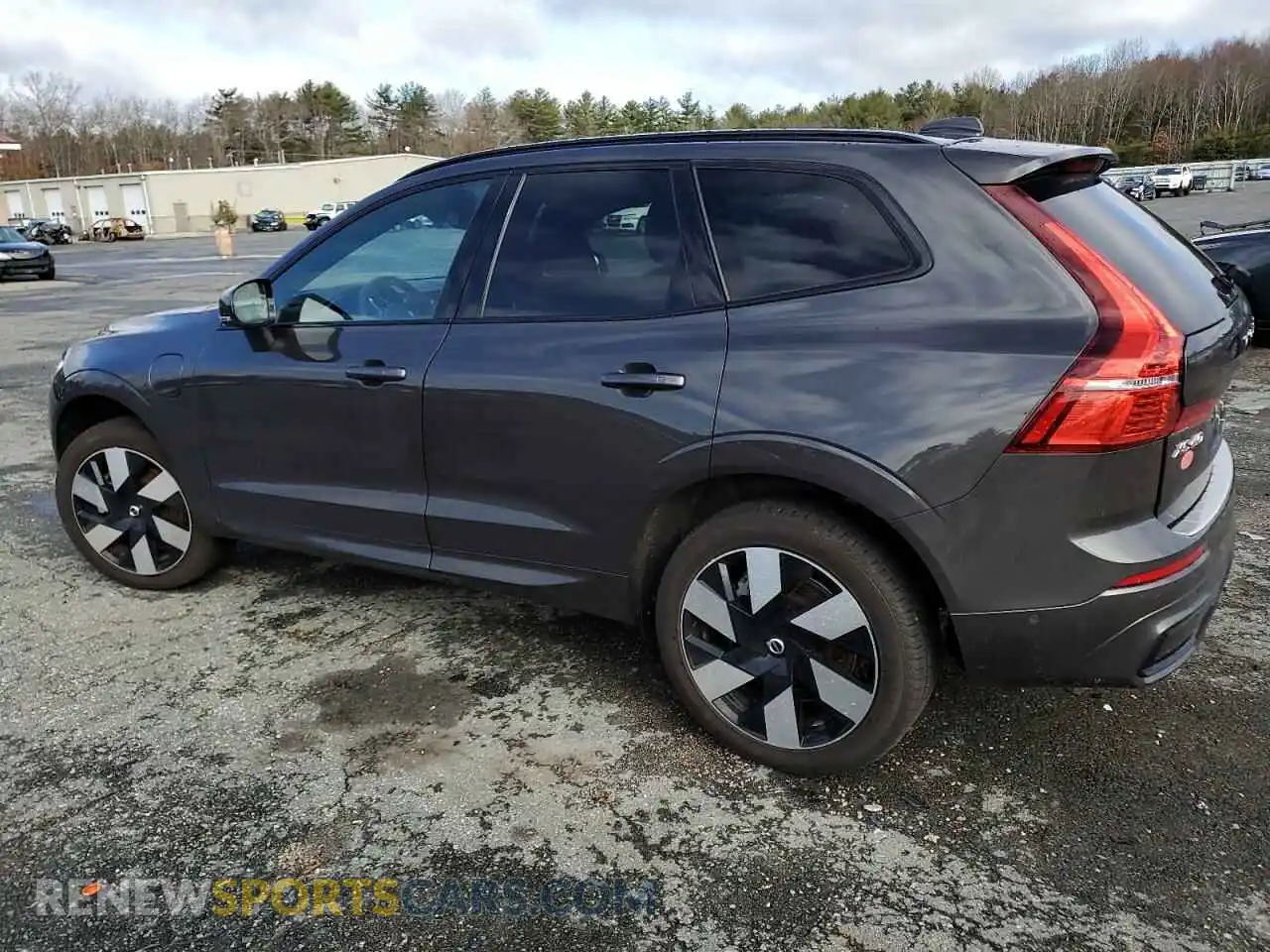 2 Фотография поврежденного автомобиля YV4H60DLXR1849191 VOLVO XC60 PLUS 2024