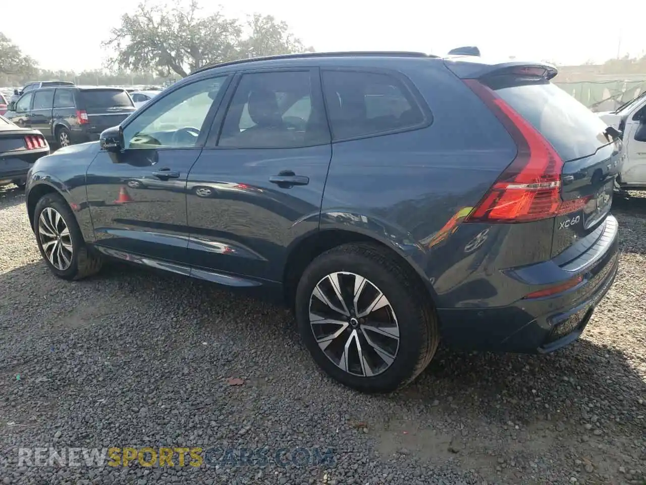 2 Photograph of a damaged car YV4L12RL3R1738723 VOLVO XC60 PLUS 2024