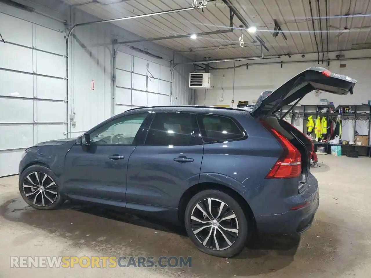 2 Photograph of a damaged car YV4L12RL8R1840793 VOLVO XC60 PLUS 2024