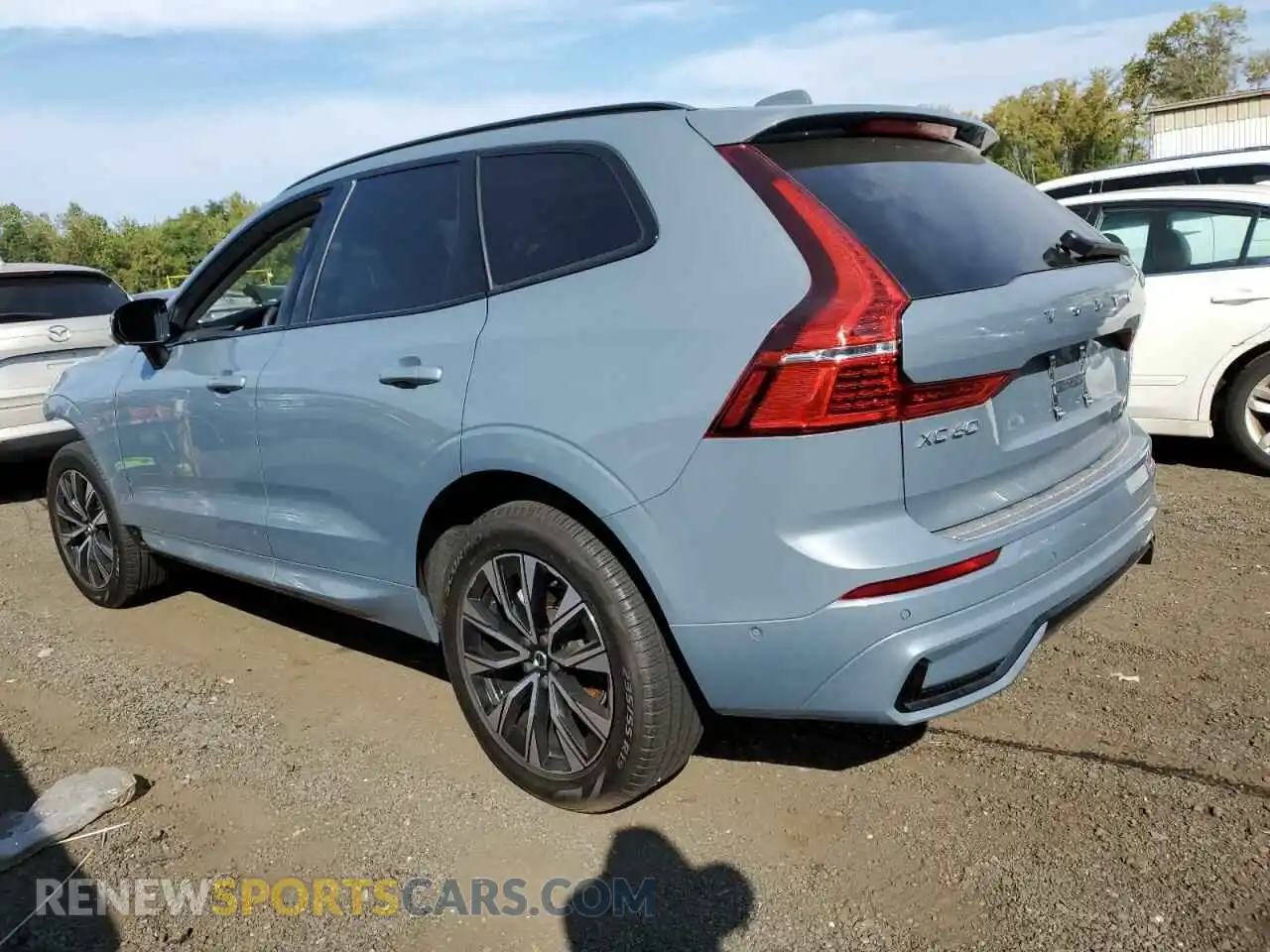 2 fotografías del automóvil dañado YV4L12RL9R1731629 VOLVO XC60 PLUS 2024