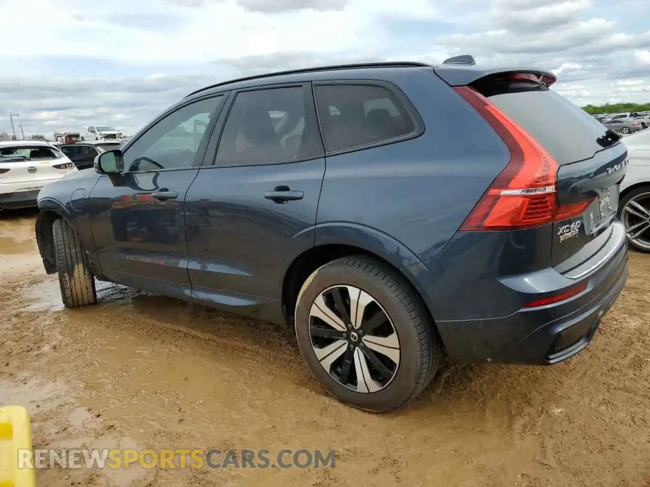 2 Photograph of a damaged car YV4H60RC9S1000975 VOLVO XC60 PLUS 2025