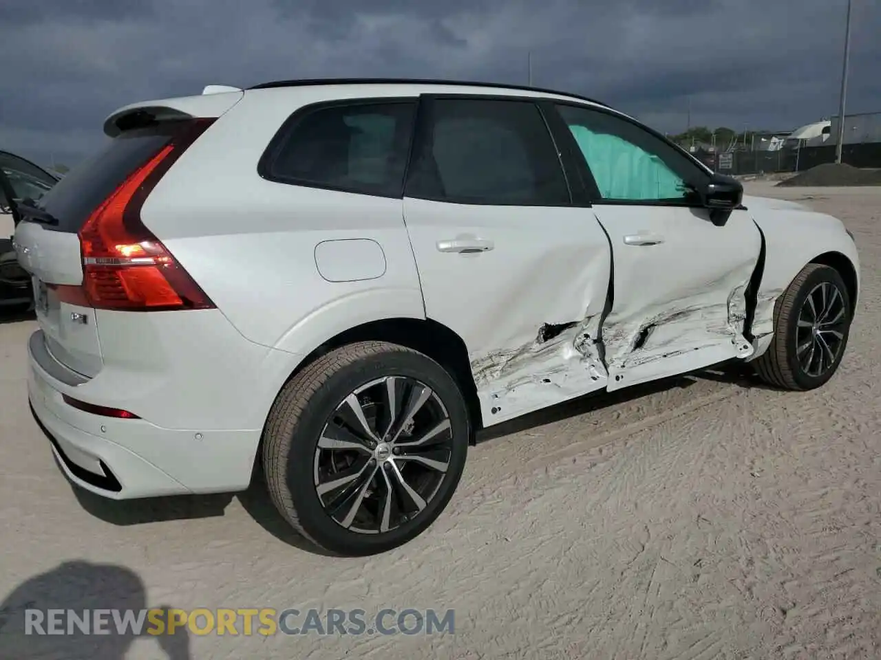 3 Photograph of a damaged car YV4M12RC8S1040148 VOLVO XC60 PLUS 2025