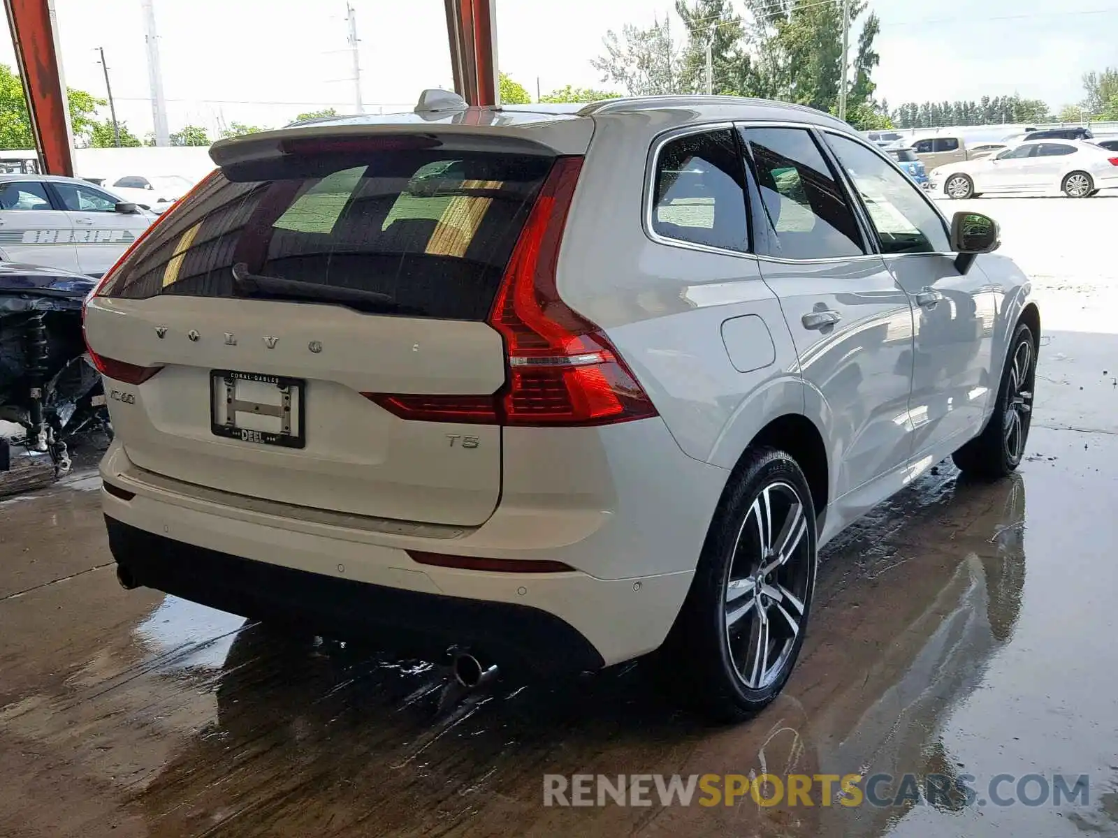4 Photograph of a damaged car LYV102DK6KB218865 VOLVO XC60 T5 2019