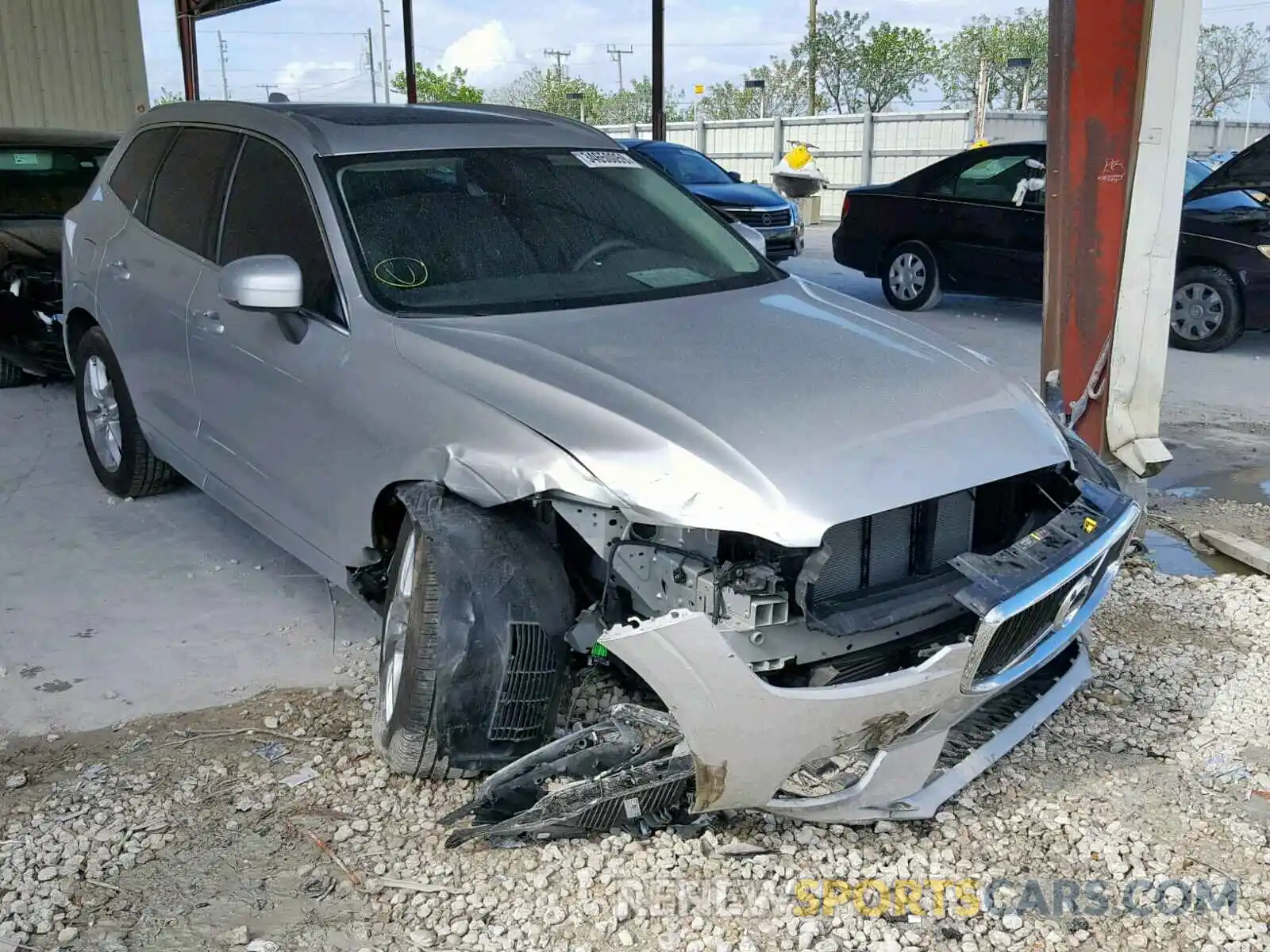 1 Photograph of a damaged car LYV102DK8KB184556 VOLVO XC60 T5 2019