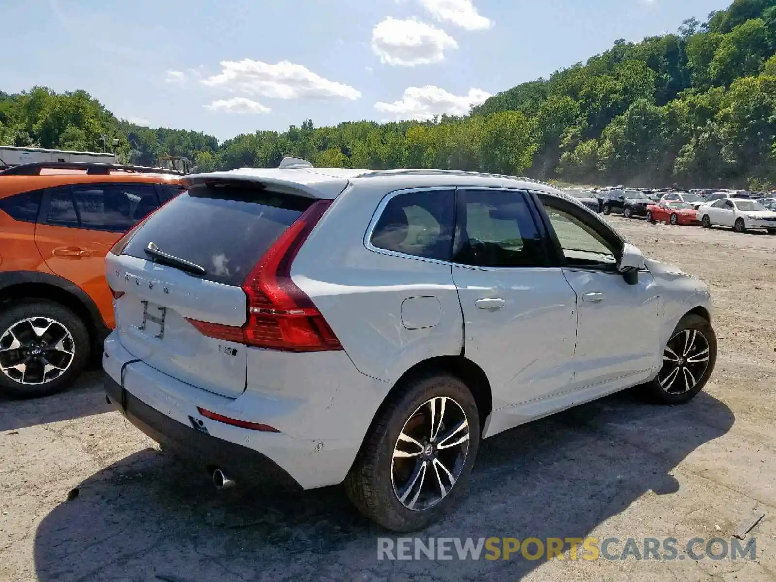 4 Photograph of a damaged car LYV102RK9KB232980 VOLVO XC60 T5 2019