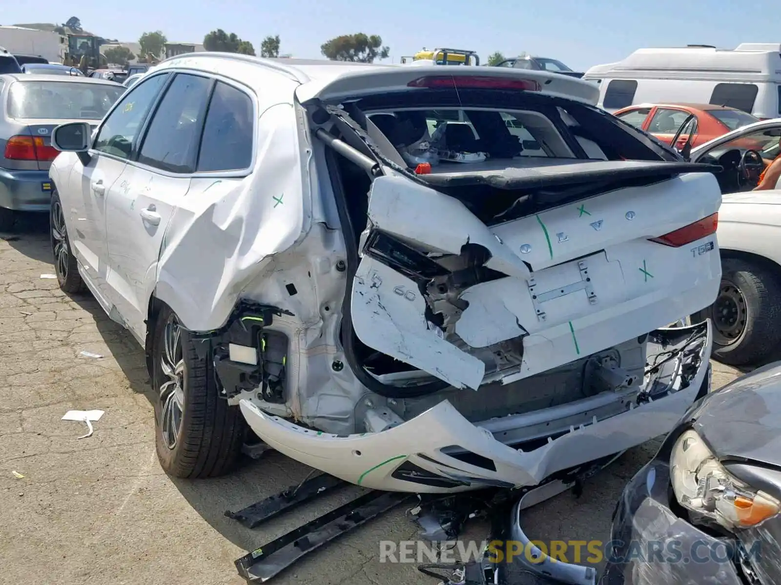 3 Photograph of a damaged car LYV102RL1KB227779 VOLVO XC60 T5 2019