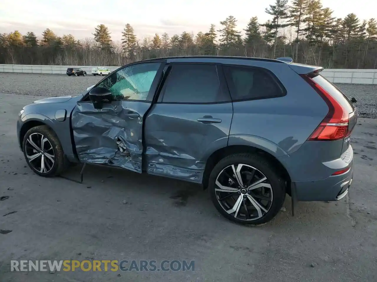 2 Photograph of a damaged car YV4H60DX8P1356853 VOLVO XC60 ULTIM 2023