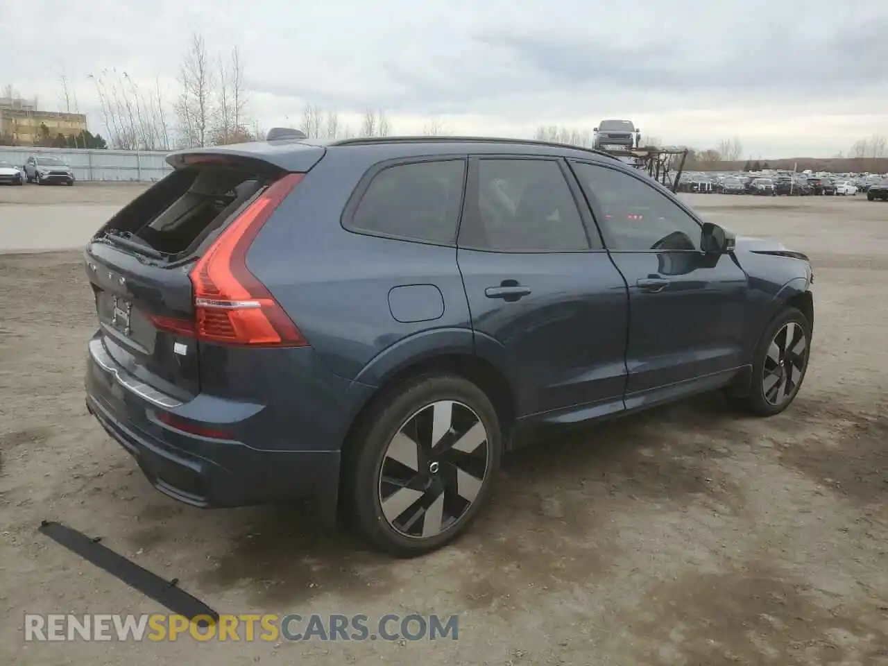 3 Photograph of a damaged car LYVH60DMXRB938229 VOLVO XC60 ULTIM 2024