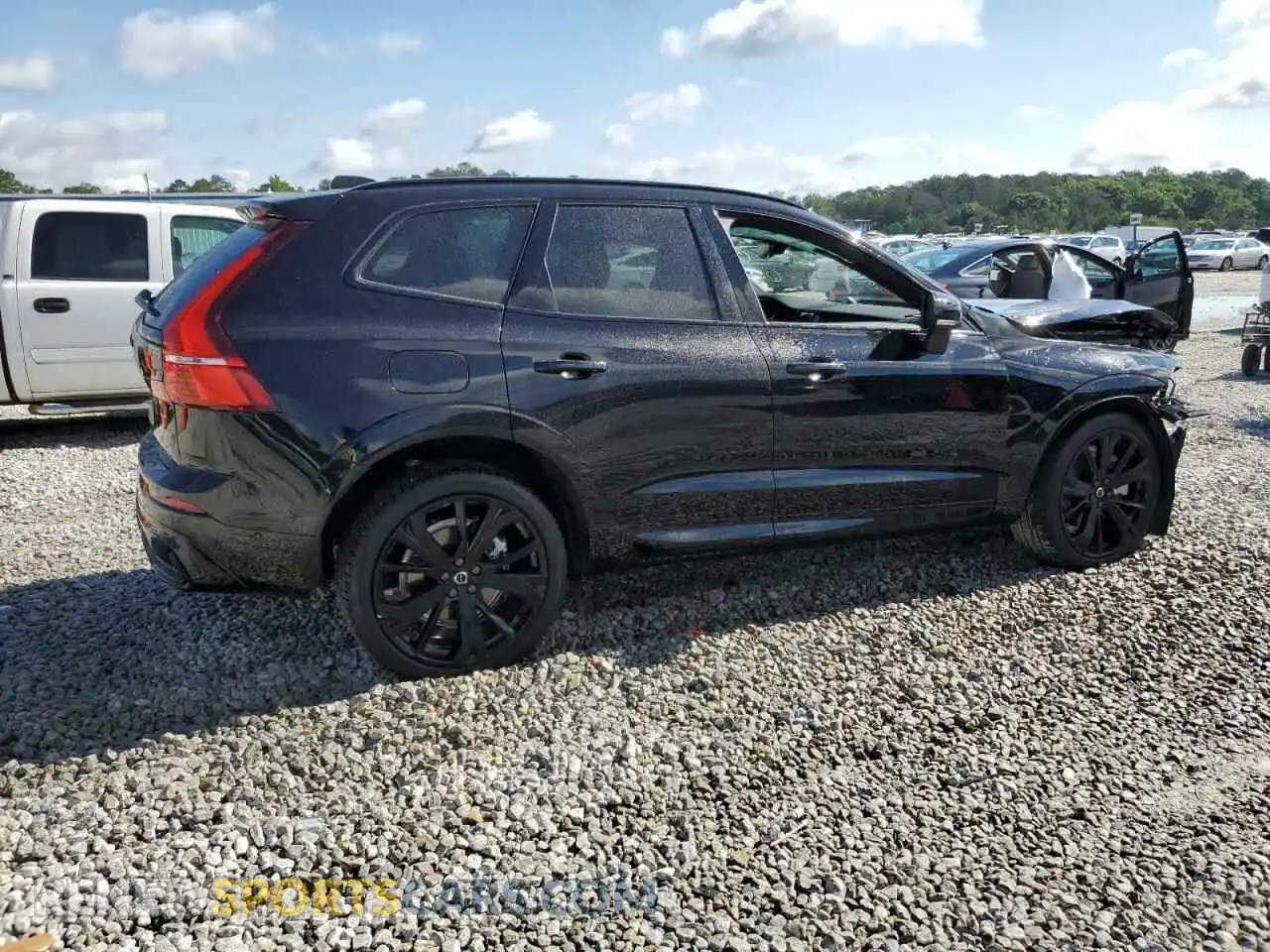 3 Photograph of a damaged car YV4H60DJ0R1847481 VOLVO XC60 ULTIM 2024