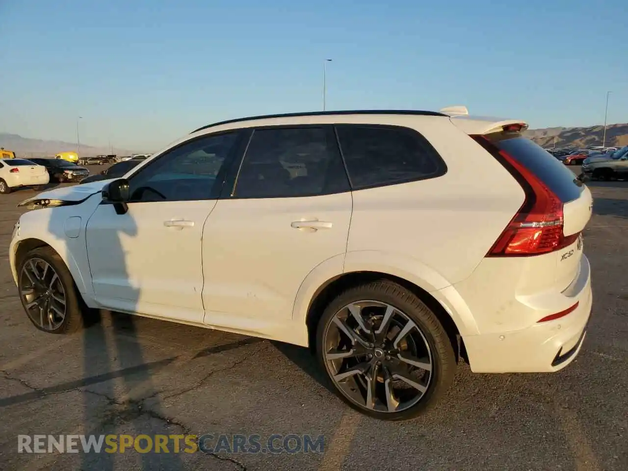 2 Photograph of a damaged car YV4H60DM1R1848858 VOLVO XC60 ULTIM 2024