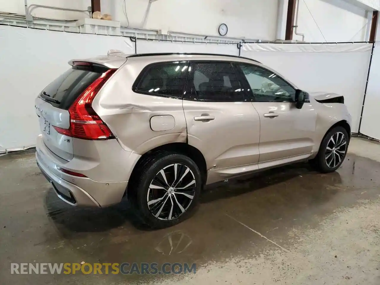 3 Photograph of a damaged car YV4L12RM1R1912457 VOLVO XC60 ULTIM 2024