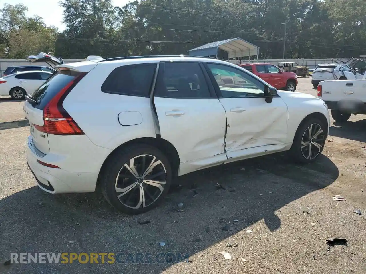3 Photograph of a damaged car YV4L12RM6R1731953 VOLVO XC60 ULTIM 2024