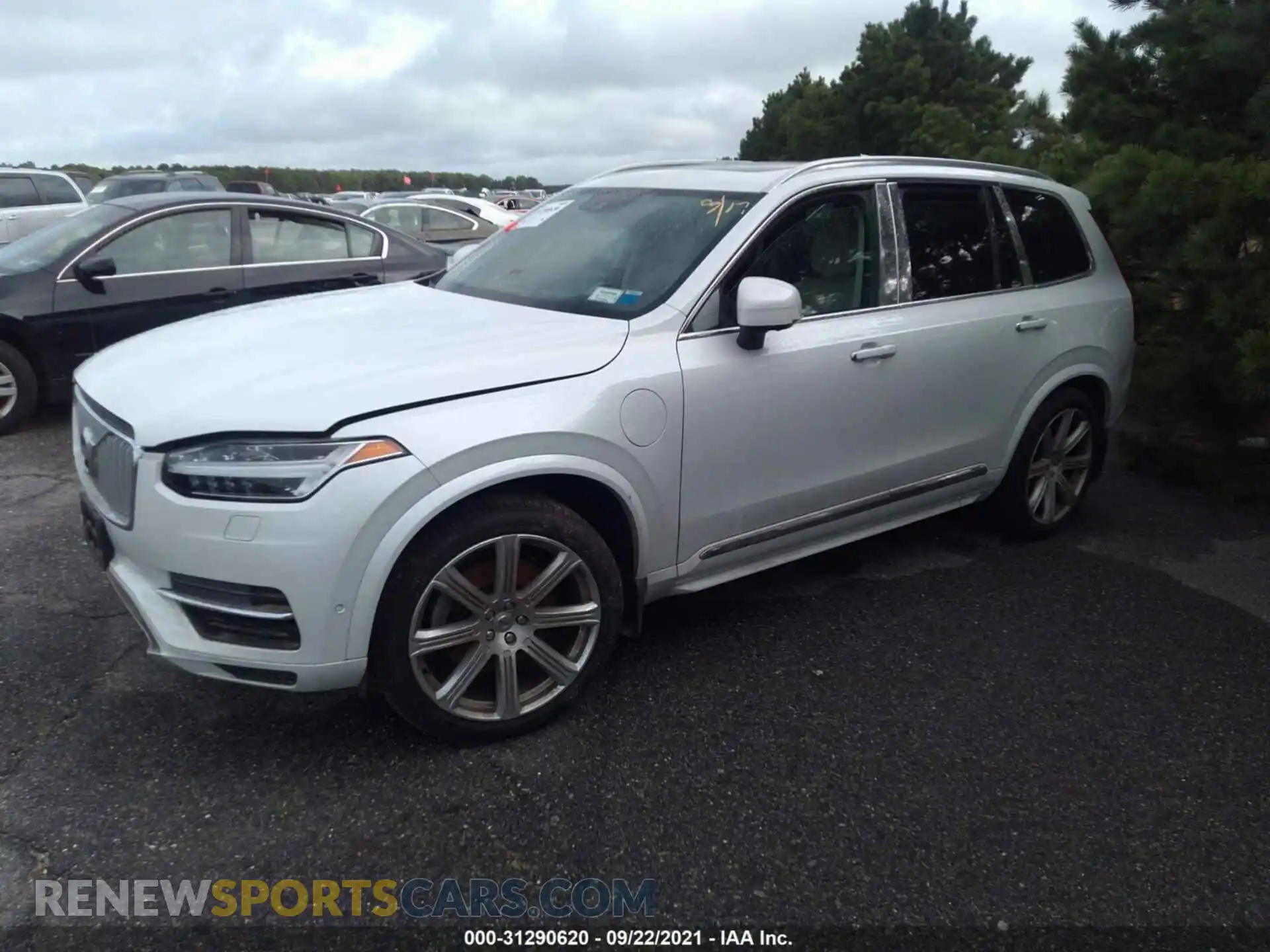 2 Photograph of a damaged car YV4BC0ZXXH1134176 VOLVO XC90 2017