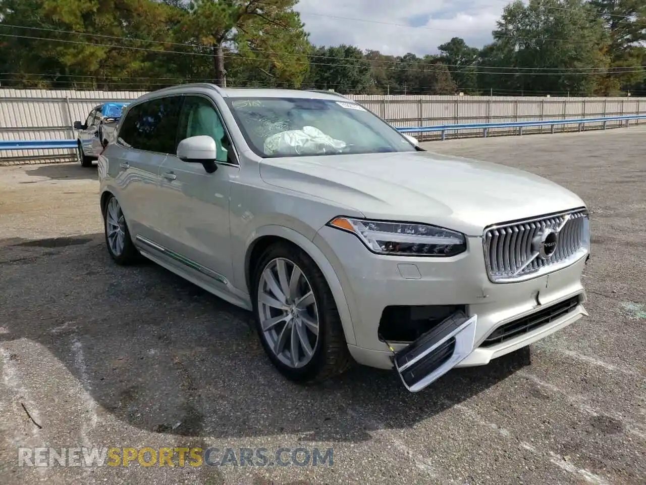 1 Photograph of a damaged car YV4A221L0L1554105 VOLVO XC90 2020