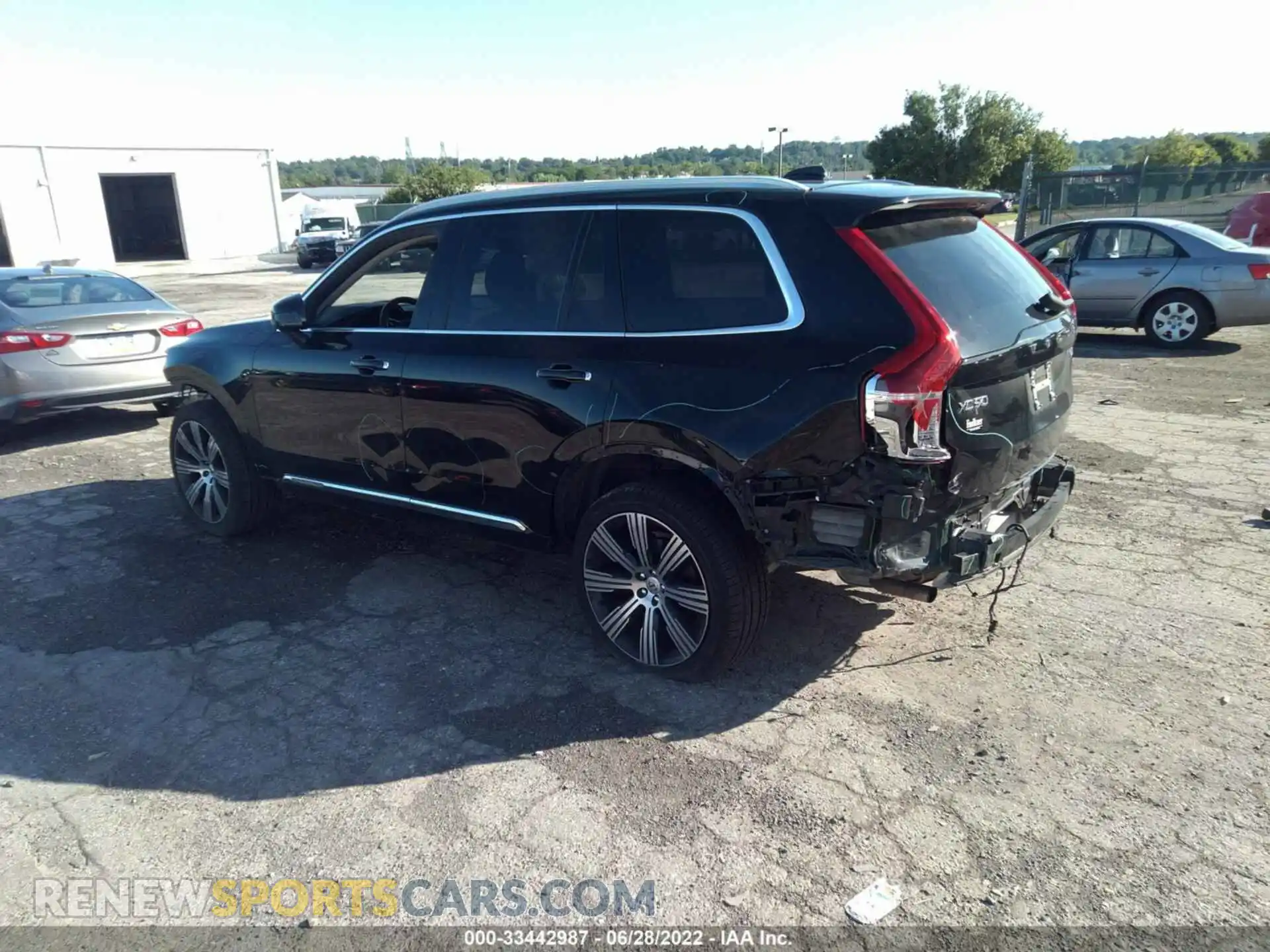 3 Photograph of a damaged car YV4A221L5L1551863 VOLVO XC90 2020