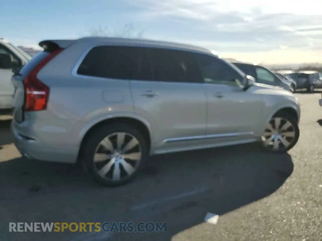 3 Photograph of a damaged car YV4A221L9L1551851 VOLVO XC90 2020