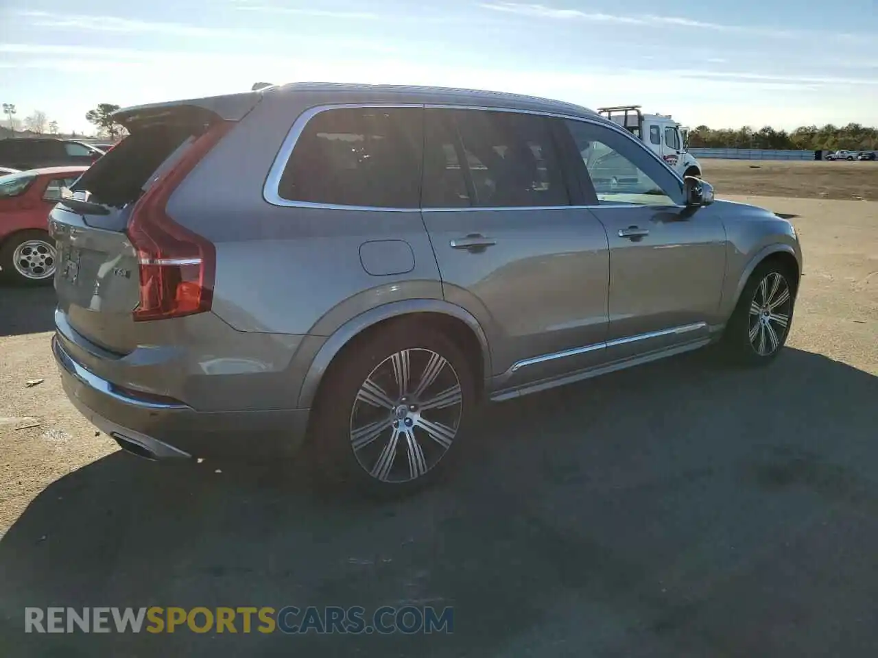 3 Photograph of a damaged car YV4A22PL9L1572965 VOLVO XC90 2020