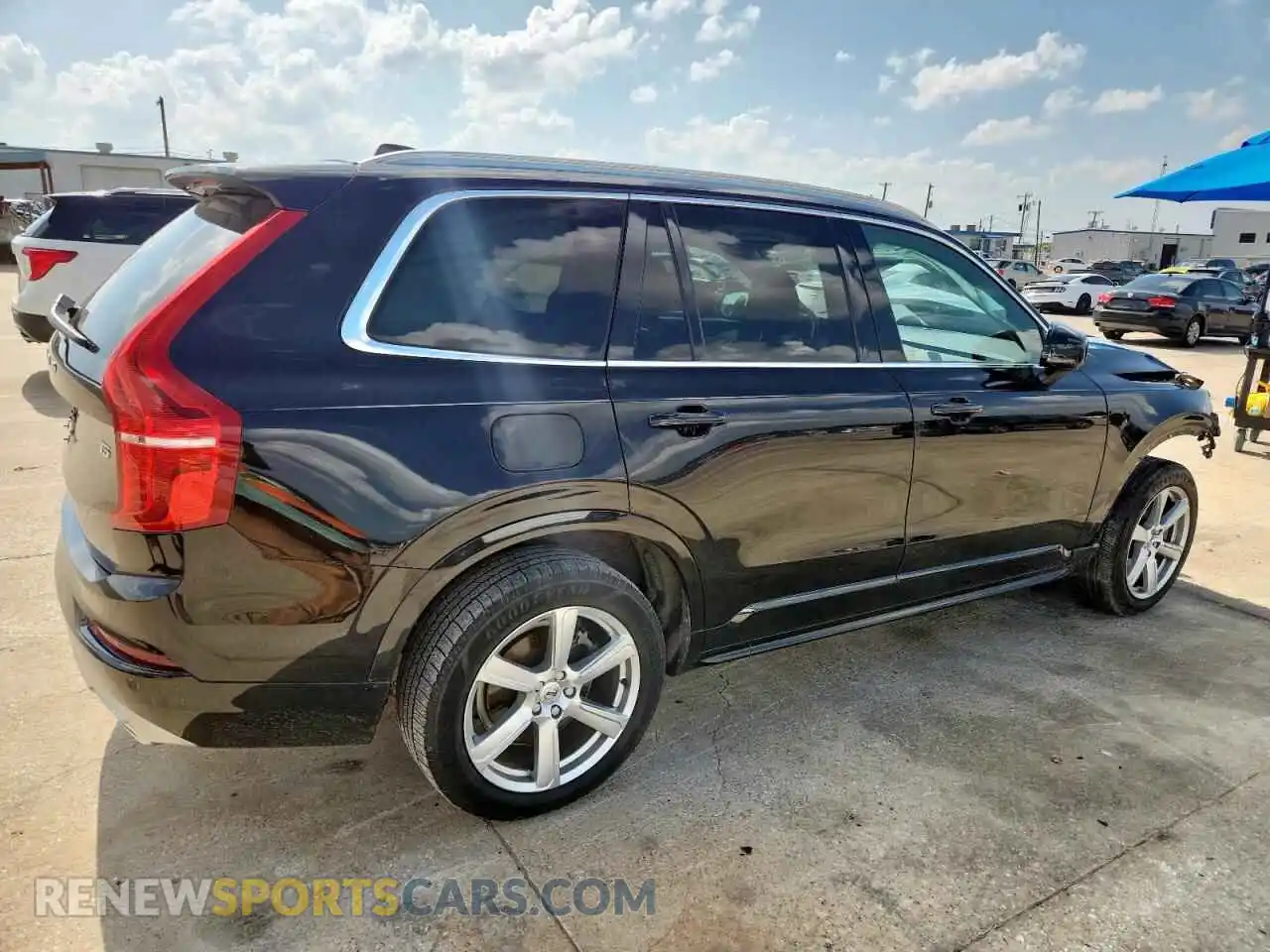 3 Photograph of a damaged car YV4102CK8M1709981 VOLVO XC90 2021
