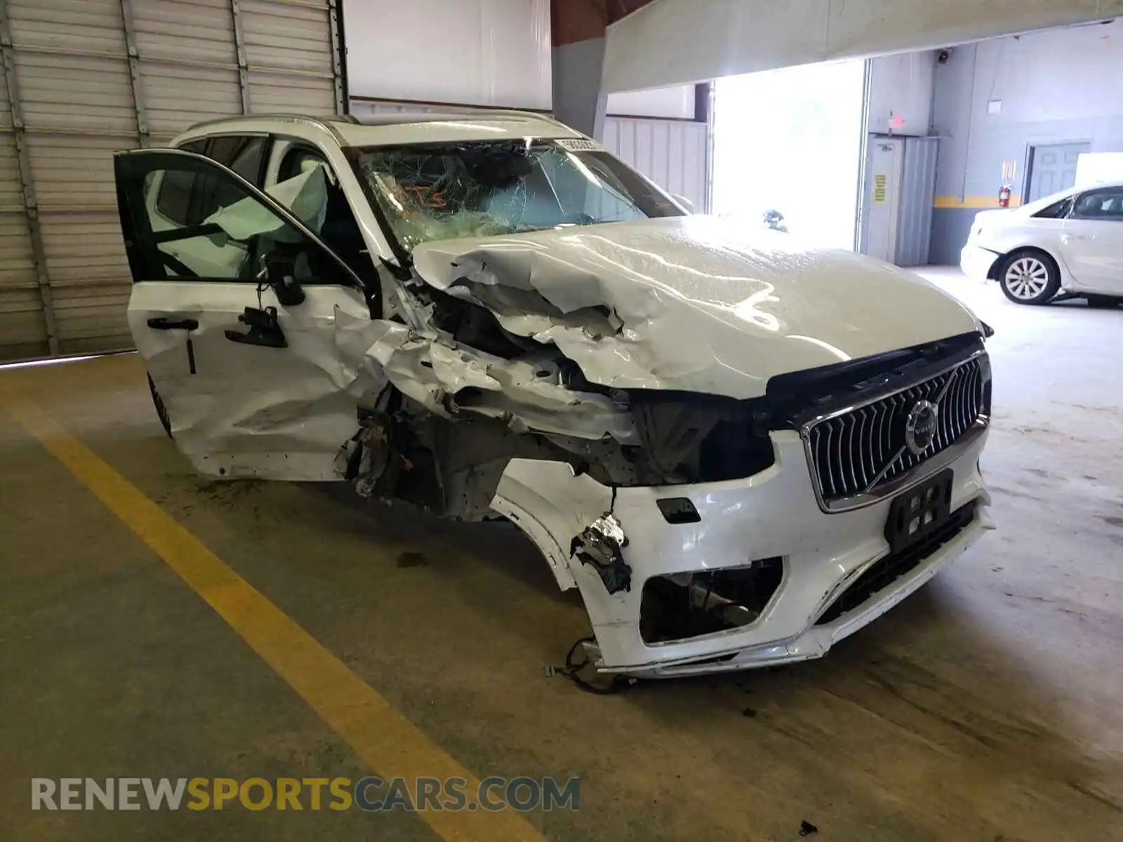 1 Photograph of a damaged car YV4102CK9M1679325 VOLVO XC90 2021