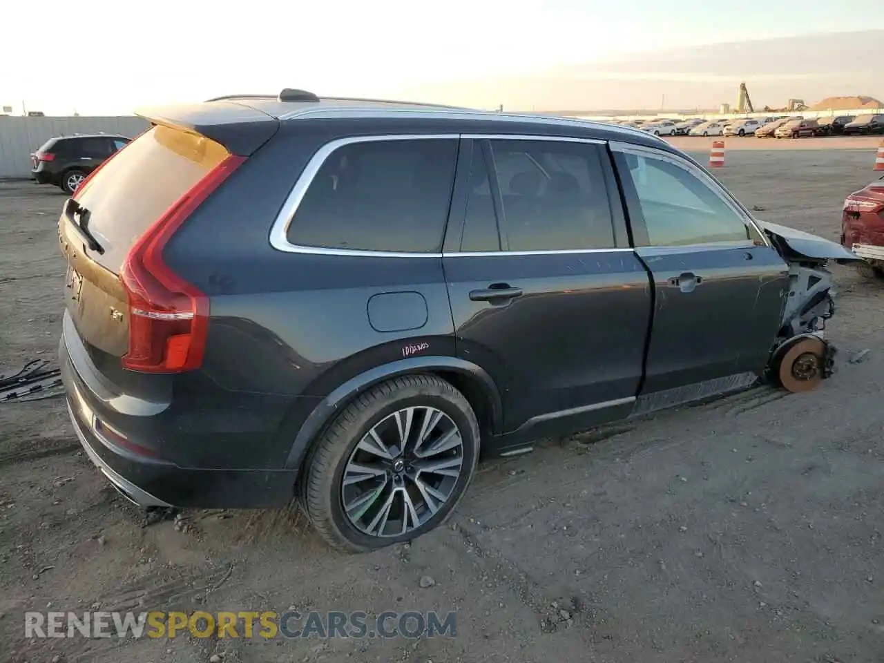 3 Photograph of a damaged car YV4A221K1M1671698 VOLVO XC90 2021