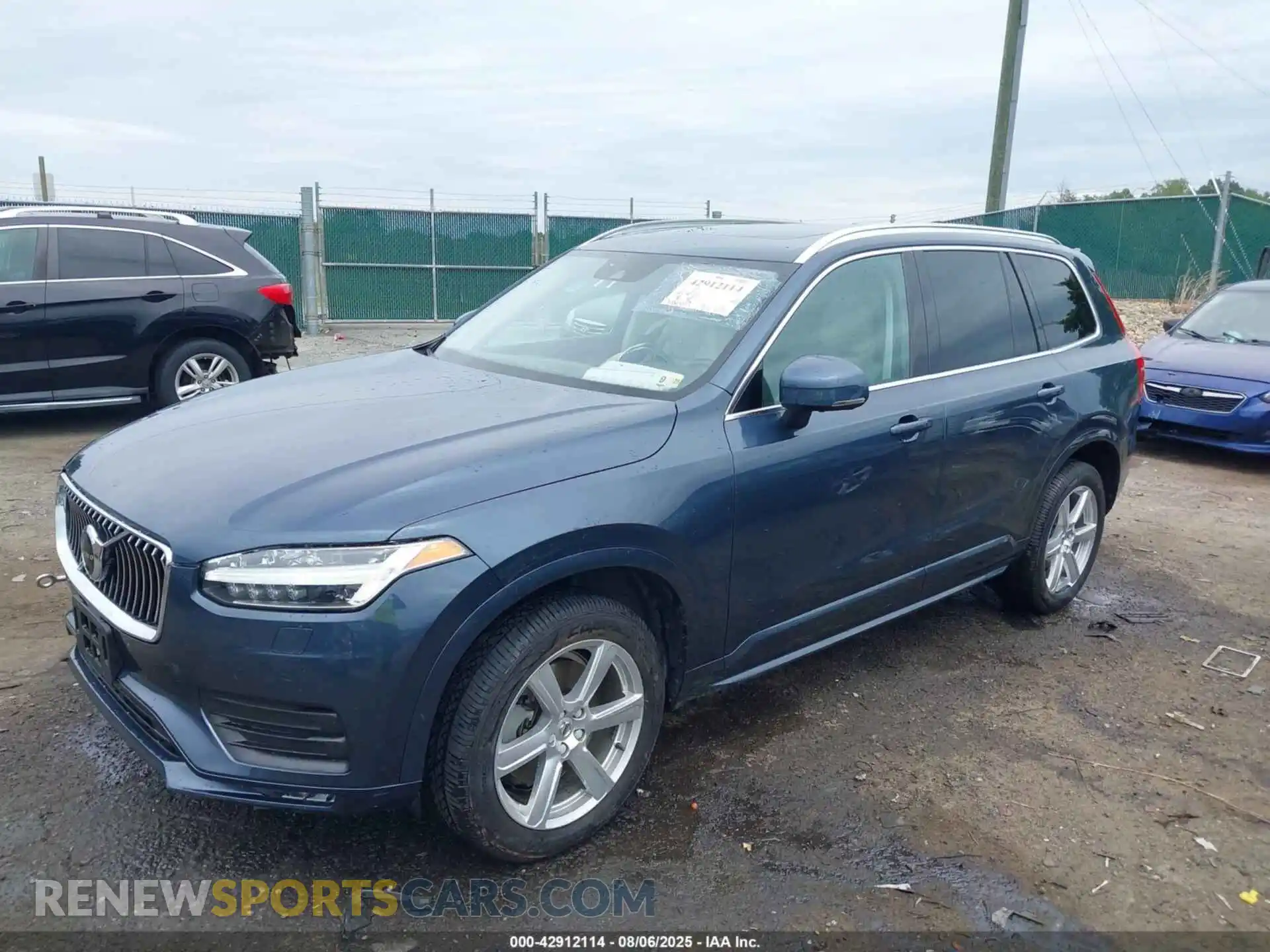 2 fotografías del automóvil dañado YV4A221K3M1754176 VOLVO XC90 2021