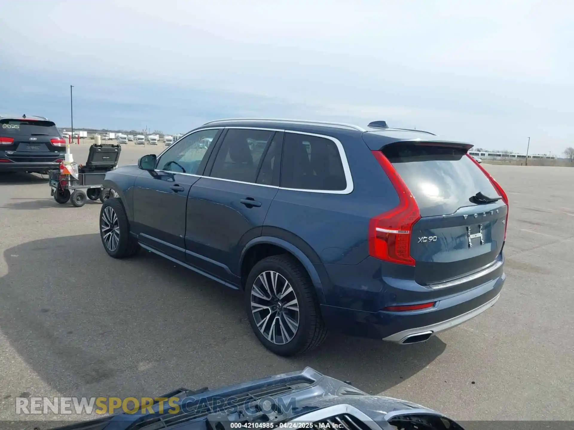 3 Photograph of a damaged car YV4A221K6M1689257 VOLVO XC90 2021