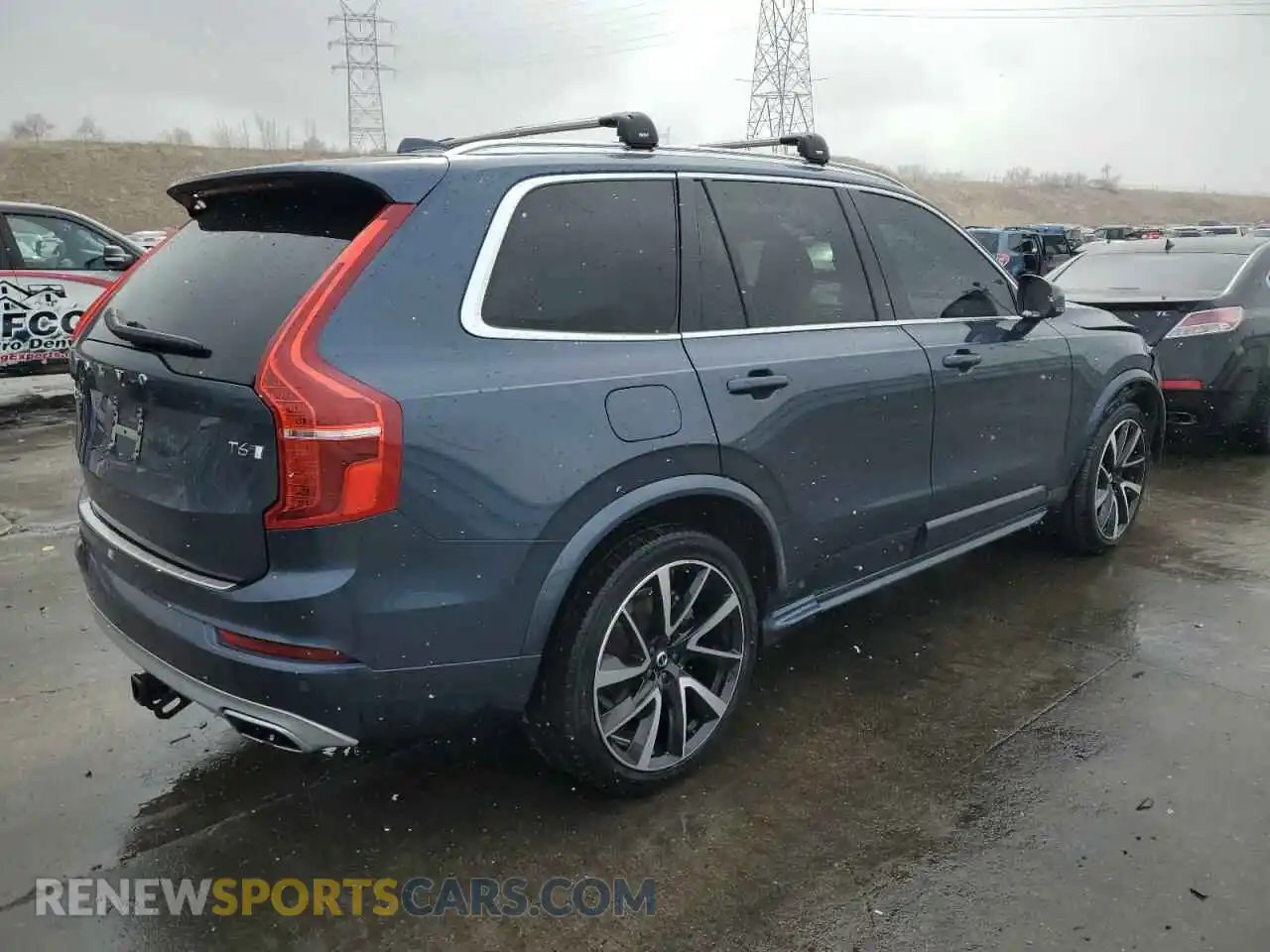 3 Photograph of a damaged car YV4A221K6M1703089 VOLVO XC90 2021