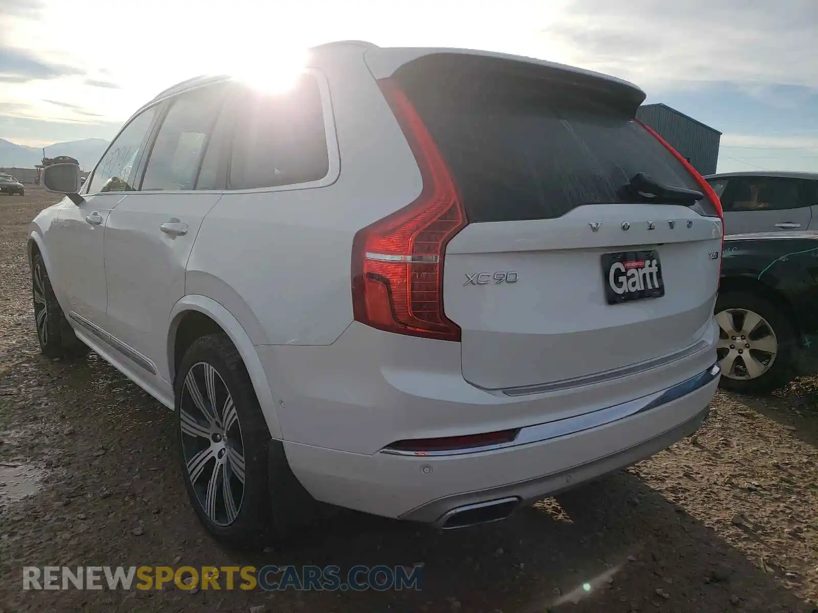 3 Photograph of a damaged car YV4A221L2M1672402 VOLVO XC90 2021