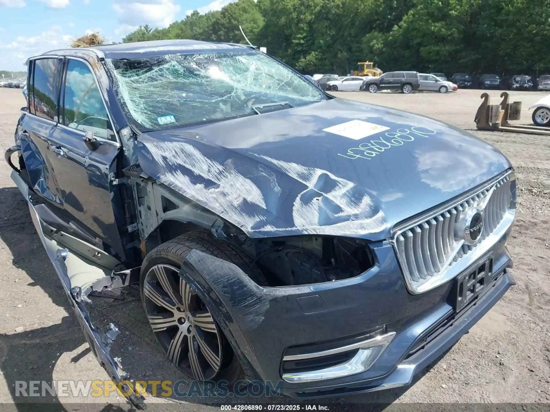1 Photograph of a damaged car YV4A221L2M1752783 VOLVO XC90 2021