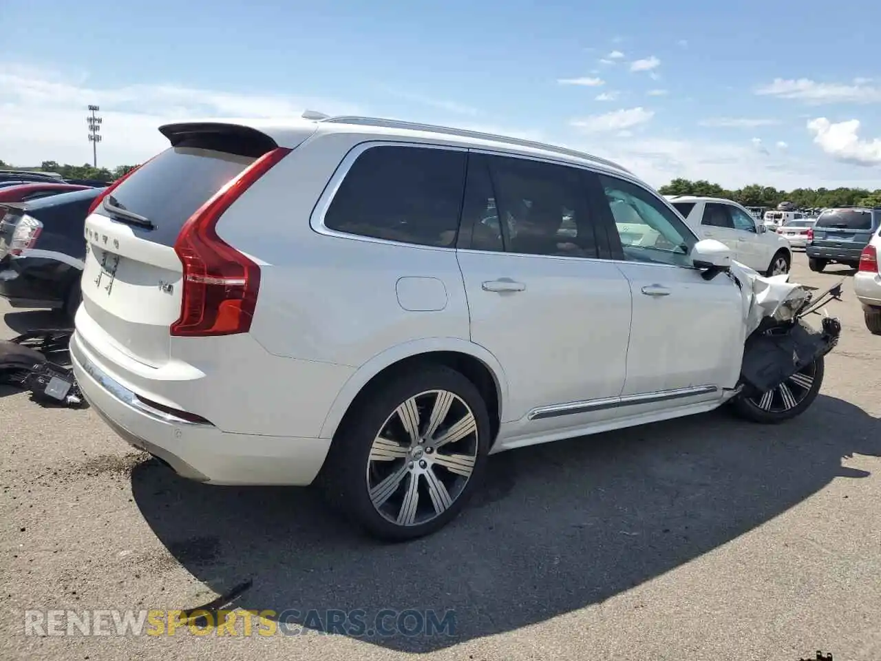 3 Photograph of a damaged car YV4A221LXM1732524 VOLVO XC90 2021