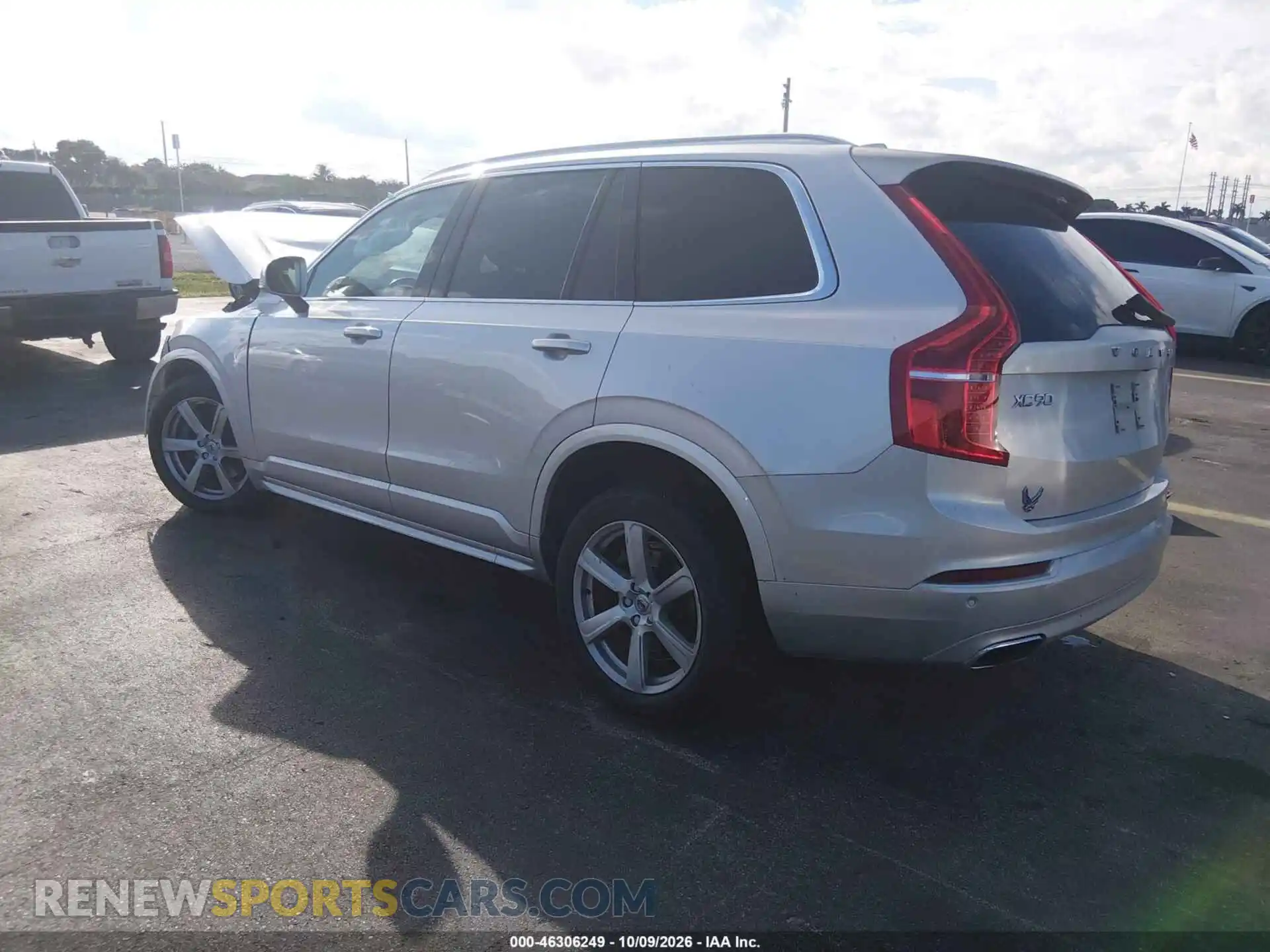 3 fotografías del automóvil dañado YV4A22PK0M1711809 VOLVO XC90 2021