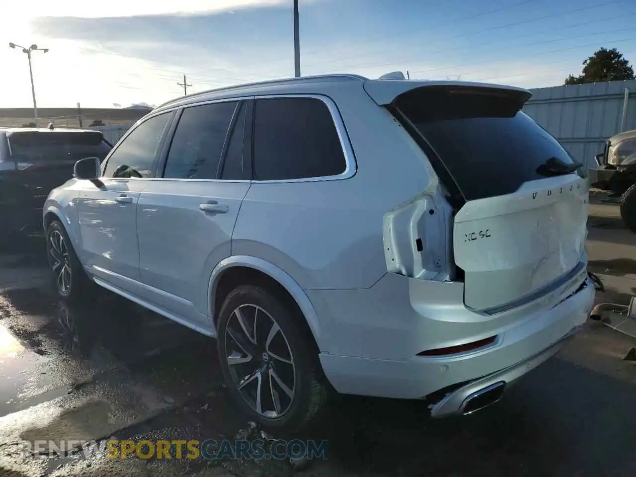 2 Photograph of a damaged car YV4A22PK3M1704921 VOLVO XC90 2021