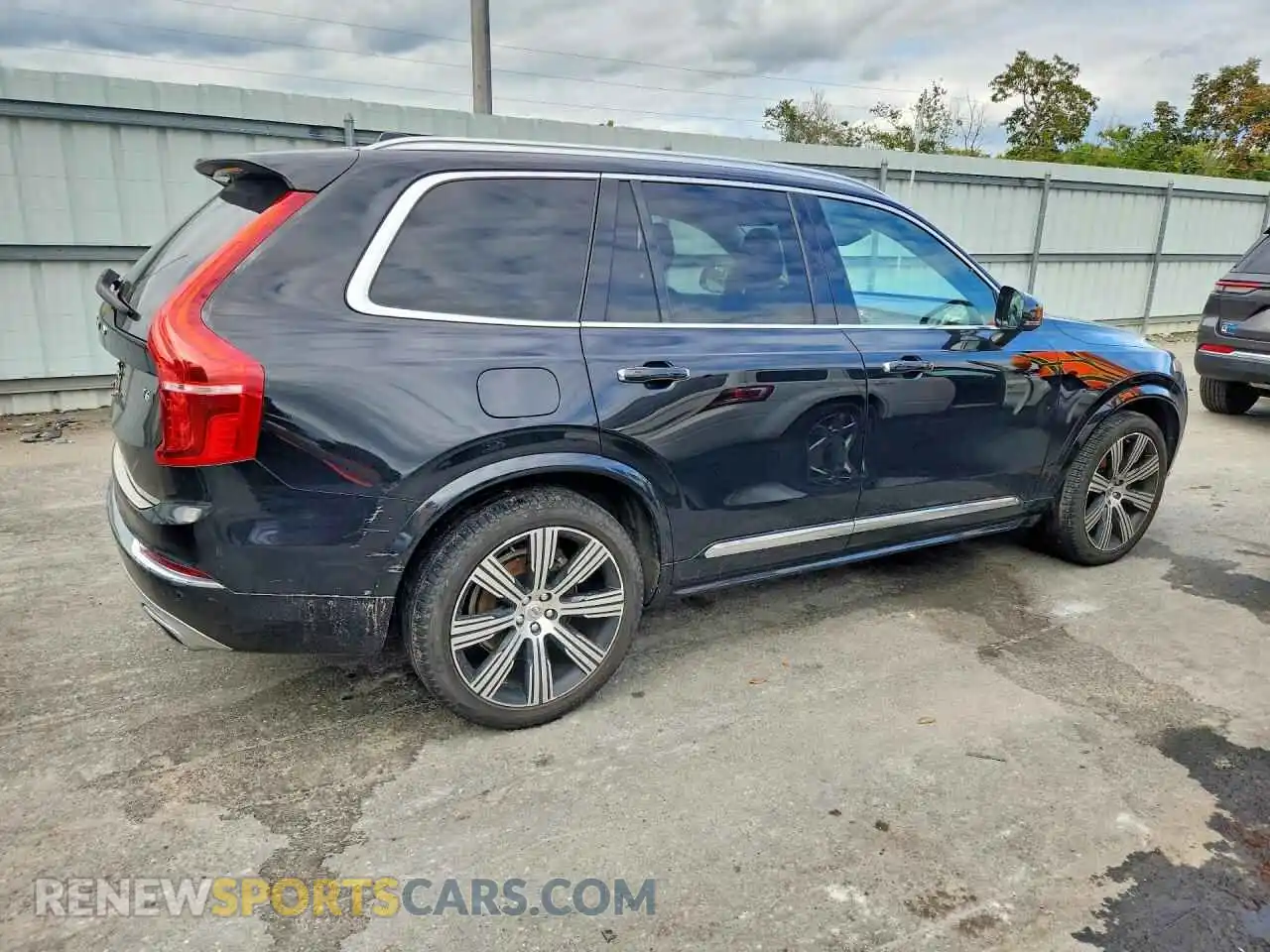 3 Фотография поврежденного автомобиля YV4A22PL8M1761768 VOLVO XC90 2021