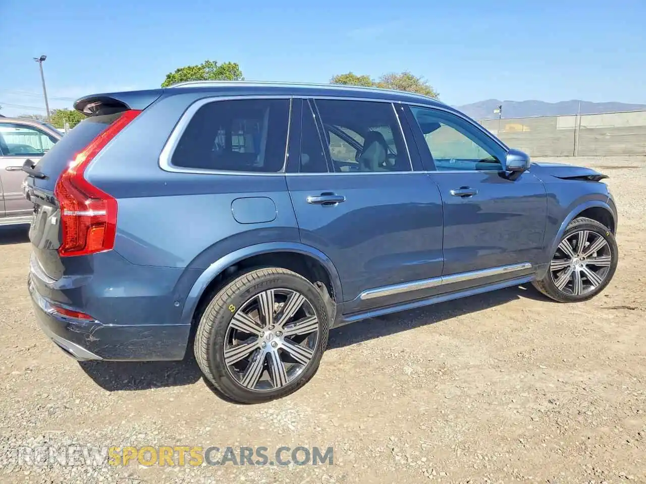 3 Photograph of a damaged car YV4BR00L8M1700127 VOLVO XC90 2021