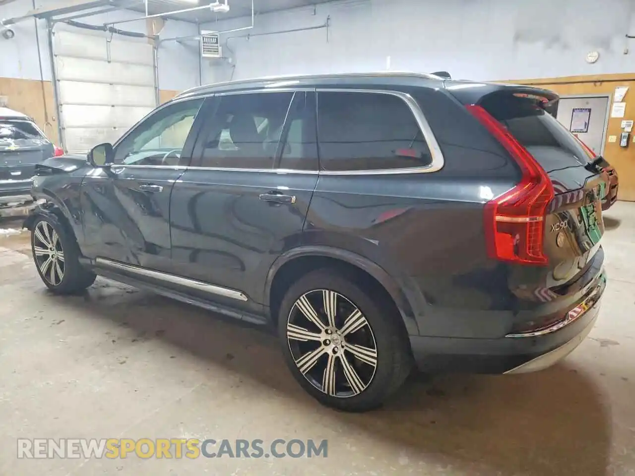 2 Photograph of a damaged car YV4A221L4N1852563 VOLVO XC90 2022