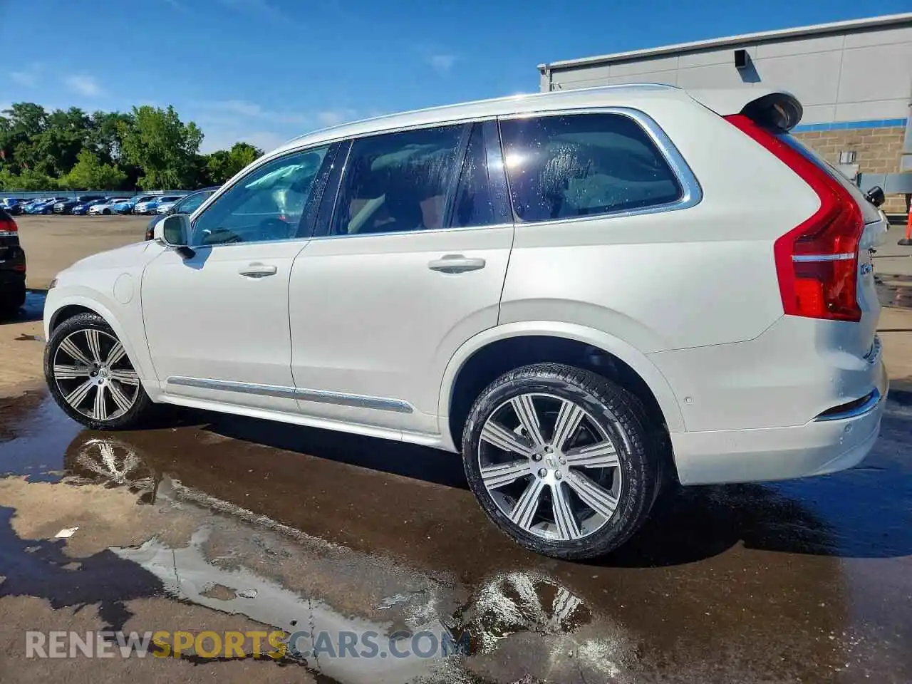 2 fotografías del automóvil dañado YV4H60CN3P1967356 VOLVO XC90 2023