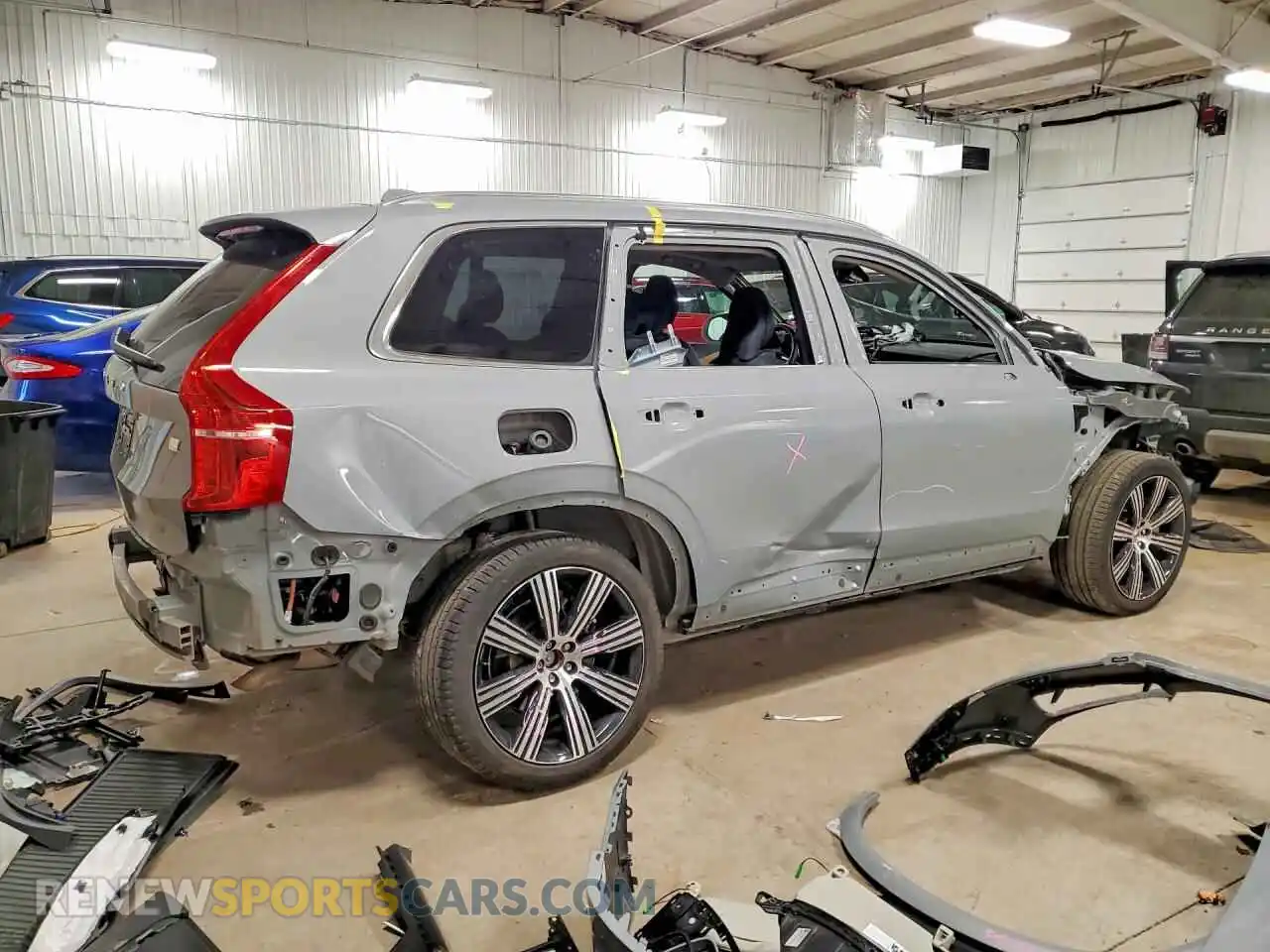 3 Photograph of a damaged car YV4H60LE4R1236888 VOLVO XC90 2024
