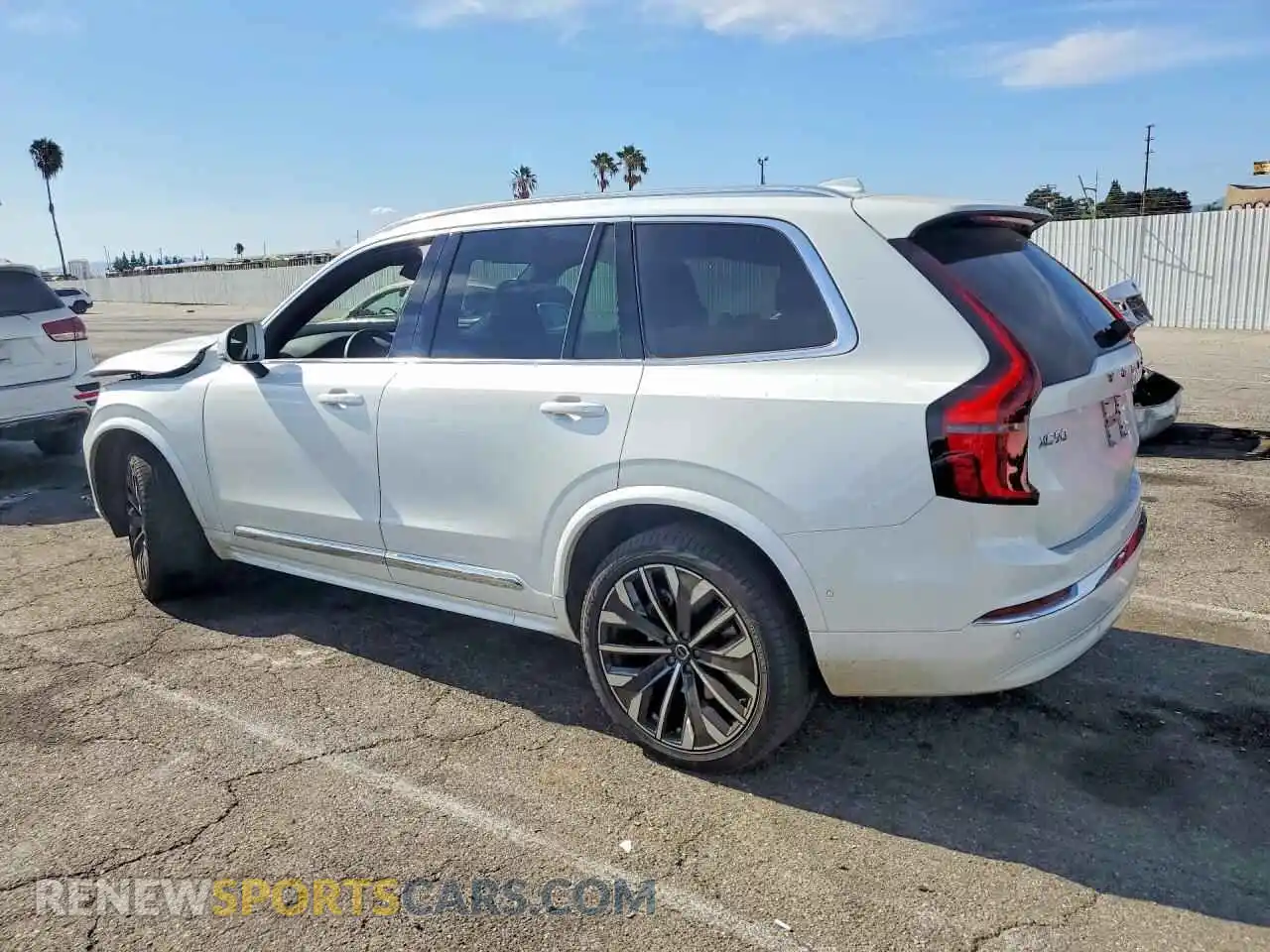 2 Photograph of a damaged car YV4062PB2S1380857 VOLVO XC90 2025