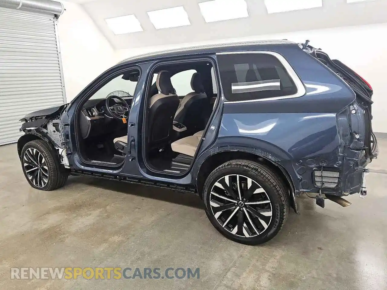 2 Photograph of a damaged car YV4062PB8S1386971 VOLVO XC90 2025