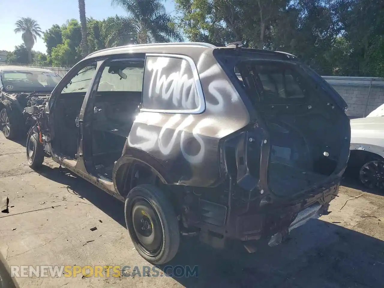 2 Photograph of a damaged car YV4H60JG6S1349994 VOLVO XC90 2025