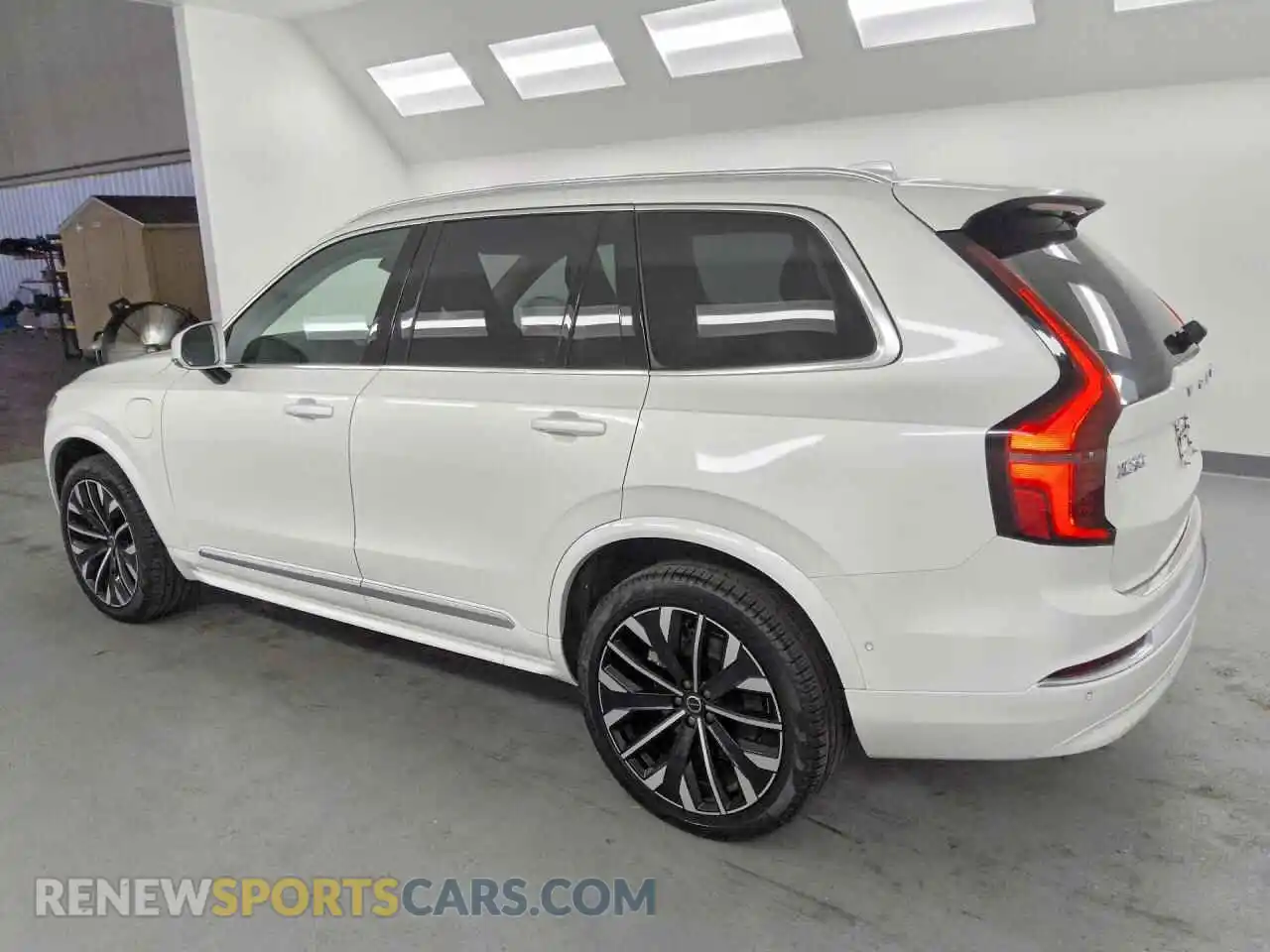 2 Photograph of a damaged car YV4H60PB9S1377669 VOLVO XC90 2025