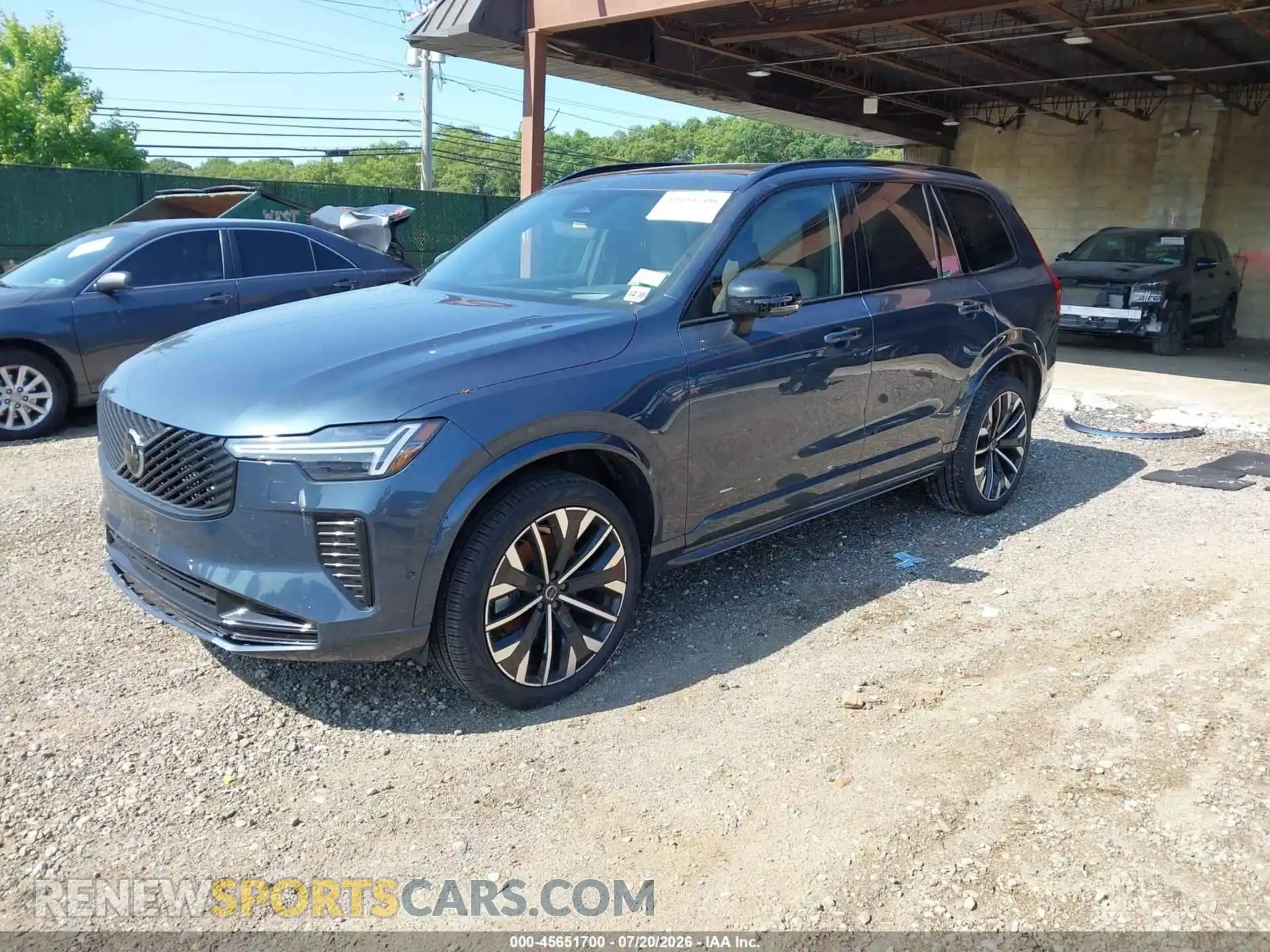 2 fotografías del automóvil dañado YV4062PM2T1473624 VOLVO XC90 2026