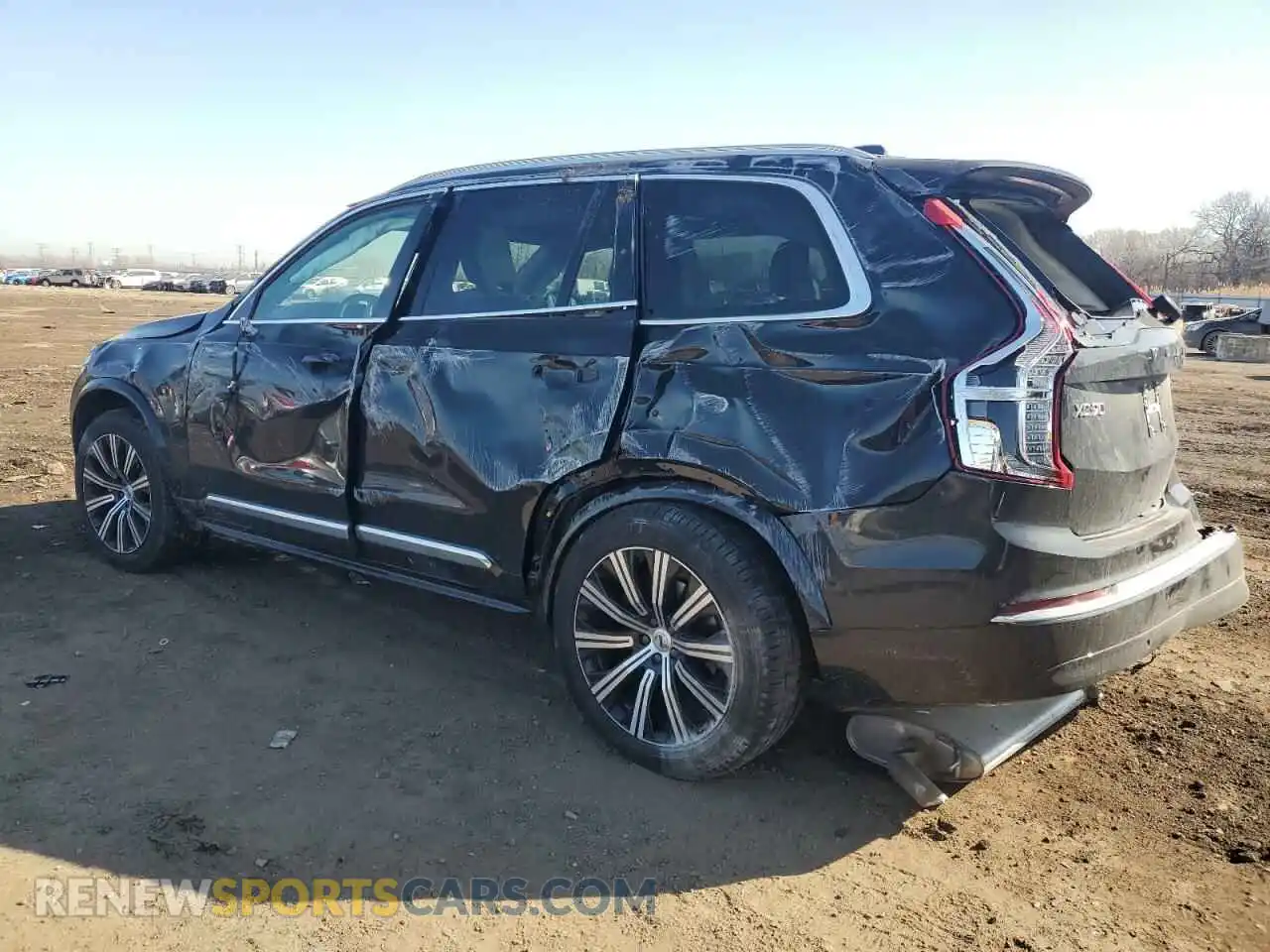 2 fotografías del automóvil dañado YV40621N0P1997314 VOLVO XC90 PLUS 2023