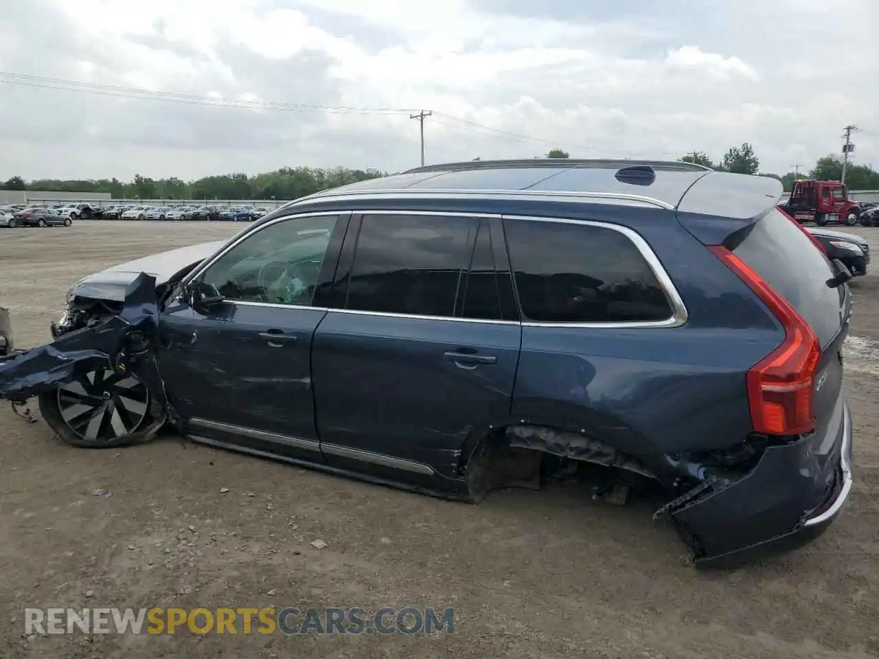 2 fotografías del automóvil dañado YV4H600N1P1950978 VOLVO XC90 PLUS 2023