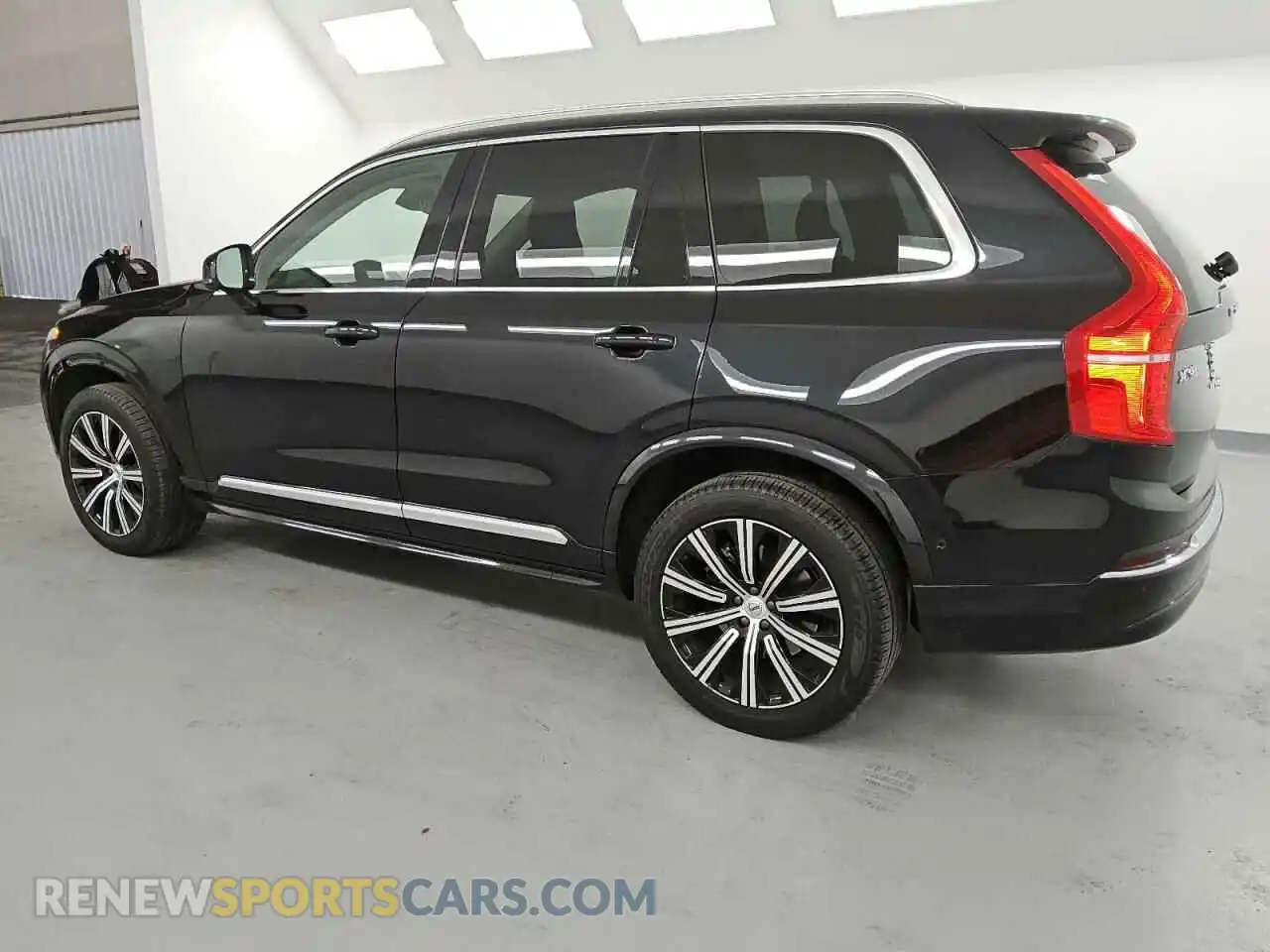 2 Photograph of a damaged car YV4062PE2R1182283 VOLVO XC90 PLUS 2024