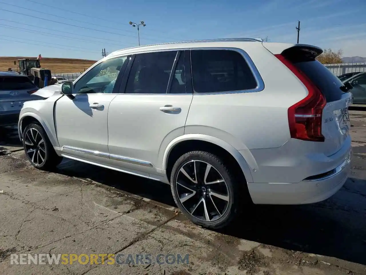 2 fotografías del automóvil dañado YV4062PE5R1167955 VOLVO XC90 PLUS 2024