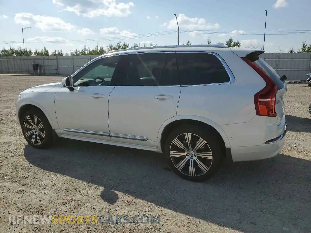2 fotografías del automóvil dañado YV4062PE5R1178275 VOLVO XC90 PLUS 2024