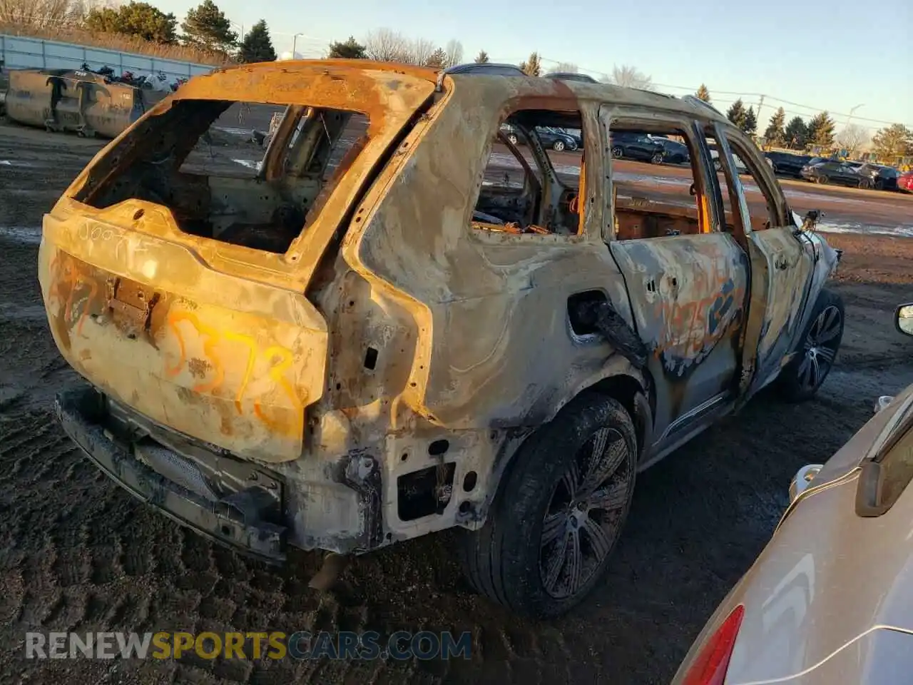3 fotografías del automóvil dañado YV4L12PE3R1235603 VOLVO XC90 PLUS 2024