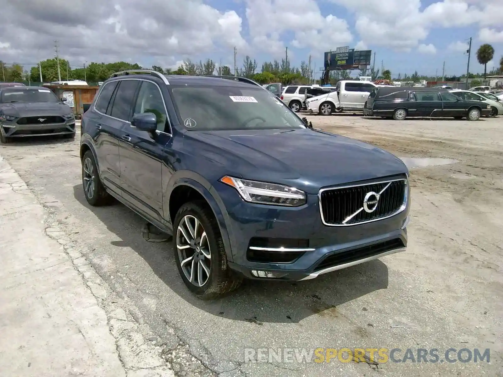 1 Photograph of a damaged car YV4102CK1K1432393 VOLVO XC90 T5 2019
